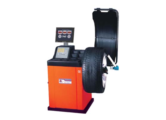 Computerized Wheel Balancer for Sale Kampala Uganda. Garage Equipment, Mechanical Devices, Automotive Industrial Machinery Kampala Uganda