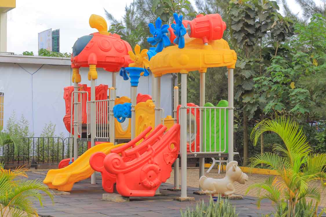Lloli Fun Park Kampala Uganda, Kids Venue, Kids Fun Park, Outdoor Kids Playground, Swimming Pool, Swings And Slides, Food Court/Restaurant-Akamwesi Shopping Mall, Kyebando, Kampala Uganda. Ugabox