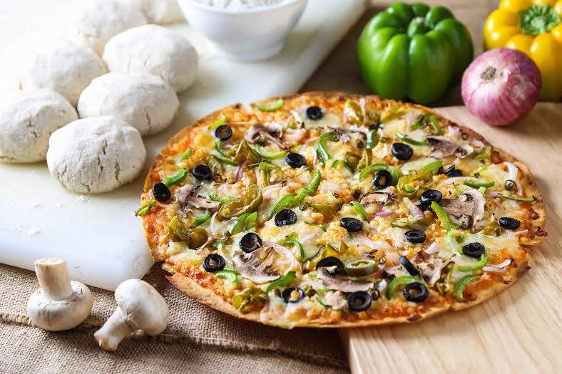 Olives Restaurant & Bar Naguru Kampala Uganda, Good food in Kampala, Food & Drink, Top Bar, Top Restaurant, Lounge, Top Bar and Lounge, Food, Beer, Wine, Spirits, Cocktail bar, Amazing beer prices, Cheap Beer, Great Place to Drink after work, Gins and local beers, grilled food and wood-fired pizzas, Chatting and Drinking, Chilling with friends and mates, Date night, Eating and Drinking, Private parties, Drinking and Dancing, Cocktail Bar, Lounge Bar, Party Bar,  Kampala Pub, Lively DJ nights, Lively Music, Great Beer Drink Out, Tasteful Delicious food in Kampala, Amazing Drinking Joint in Kampala Uganda, Ugabox