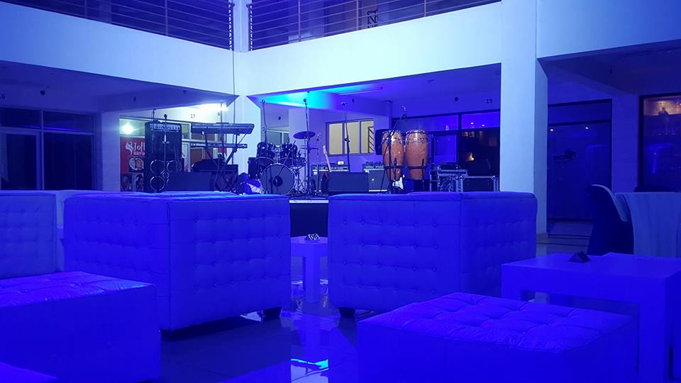 Racers Bar, Restaurant & Lounge Bukoto Kampala Uganda, Good food in Kampala, Food & Drink, Top Bar, Top Restaurant, Lounge, Top Bar and Lounge, Cool night out, Beer, Wine, Spirits, Cocktail bar, Sports Bar, Amazing Beer prices, Cheap Beer, Great Place to Drink after work, Gins and local beers, Grilled food and wood-fired pizzas, Chatting and Drinking, Chilling with friends and mates, Date night, Eating and Drinking, Private parties, Drinking and Dancing, Cocktail Bar, Lounge Bar, Party Bar, Kampala Pub, Cool DJs, Lively Music, Great Beer Drink Out, Tasteful Delicious food in Kampala, Amazing Drinking Venue in Kampala Uganda, Ugabox