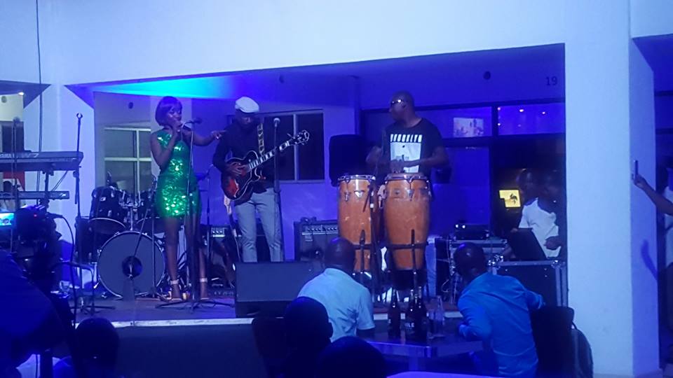 Racers Bar, Restaurant & Lounge Bukoto Kampala Uganda, Good food in Kampala, Food & Drink, Top Bar, Top Restaurant, Lounge, Top Bar and Lounge, Cool night out, Beer, Wine, Spirits, Cocktail bar, Sports Bar, Amazing Beer prices, Cheap Beer, Great Place to Drink after work, Gins and local beers, Grilled food and wood-fired pizzas, Chatting and Drinking, Chilling with friends and mates, Date night, Eating and Drinking, Private parties, Drinking and Dancing, Cocktail Bar, Lounge Bar, Party Bar, Kampala Pub, Cool DJs, Lively Music, Great Beer Drink Out, Tasteful Delicious food in Kampala, Amazing Drinking Venue in Kampala Uganda, Ugabox