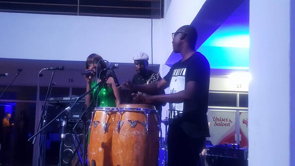 Racers Bar, Restaurant & Lounge Bukoto Kampala Uganda, Good food in Kampala, Food & Drink, Top Bar, Top Restaurant, Lounge, Top Bar and Lounge, Cool night out, Beer, Wine, Spirits, Cocktail bar, Sports Bar, Amazing Beer prices, Cheap Beer, Great Place to Drink after work, Gins and local beers, Grilled food and wood-fired pizzas, Chatting and Drinking, Chilling with friends and mates, Date night, Eating and Drinking, Private parties, Drinking and Dancing, Cocktail Bar, Lounge Bar, Party Bar, Kampala Pub, Cool DJs, Lively Music, Great Beer Drink Out, Tasteful Delicious food in Kampala, Amazing Drinking Venue in Kampala Uganda, Ugabox