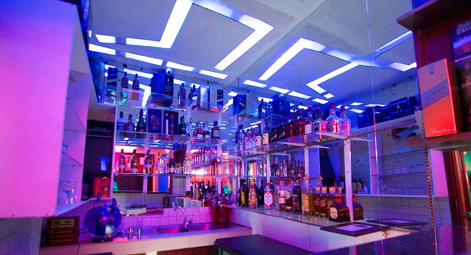 Route 256 / 40-40 Club Kololo Top Bar and Restaurant in Kampala Uganda, Great place to dine and drink beer, Great Food and Drinks, Grilled food, Great place to chille with mates, Great Venue for Private Beer and Wine Parties, Drinking and Dancing, Cocktail Bar, Lounge Bar, Party Bar, Restaurant, Bar, Lively DJ Nights, Great Music, Bar and Lounge, Delicious food in Kampala Uganda