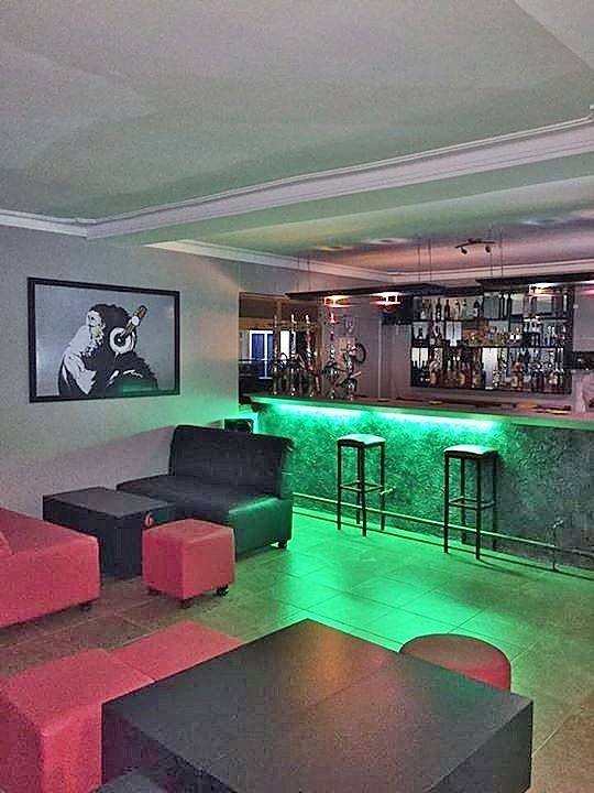 Three Monkeys Bar and Lounge Kabalagala Kampala Uganda, Good food in Kampala, Food & Drink, Top Bar, Top Restaurant, Lounge, Top Bar and Lounge, Cool night out, Business hangouts, Corporate Venues, Corporate hangouts, Beer, Wine, Spirits, Cocktail bar, Sports Bar, Amazing Beer prices, Cheap Beer, Great Place to Drink after work, Gins and local beers, Grilled food and wood-fired pizzas, Chatting and Drinking, Chilling with friends and mates, Date night, Eating and Drinking, Birthday & Private parties, Drinking and Dancing, Cocktail Bar, Lounge Bar, Party Bar, Kampala Pub, Cool DJs, Lively Music, Great Beer Drink Out, Tasteful Delicious food in Kampala, Amazing Drinking Venue in Kampala Uganda, Ugabox