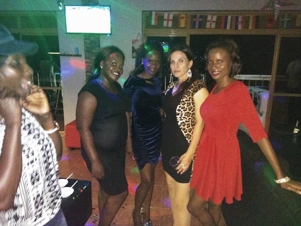 Three Monkeys Bar and Lounge Kabalagala Kampala Uganda, Good food in Kampala, Food & Drink, Top Bar, Top Restaurant, Lounge, Top Bar and Lounge, Cool night out, Business hangouts, Corporate Venues, Corporate hangouts, Beer, Wine, Spirits, Cocktail bar, Sports Bar, Amazing Beer prices, Cheap Beer, Great Place to Drink after work, Gins and local beers, Grilled food and wood-fired pizzas, Chatting and Drinking, Chilling with friends and mates, Date night, Eating and Drinking, Birthday & Private parties, Drinking and Dancing, Cocktail Bar, Lounge Bar, Party Bar, Kampala Pub, Cool DJs, Lively Music, Great Beer Drink Out, Tasteful Delicious food in Kampala, Amazing Drinking Venue in Kampala Uganda, Ugabox