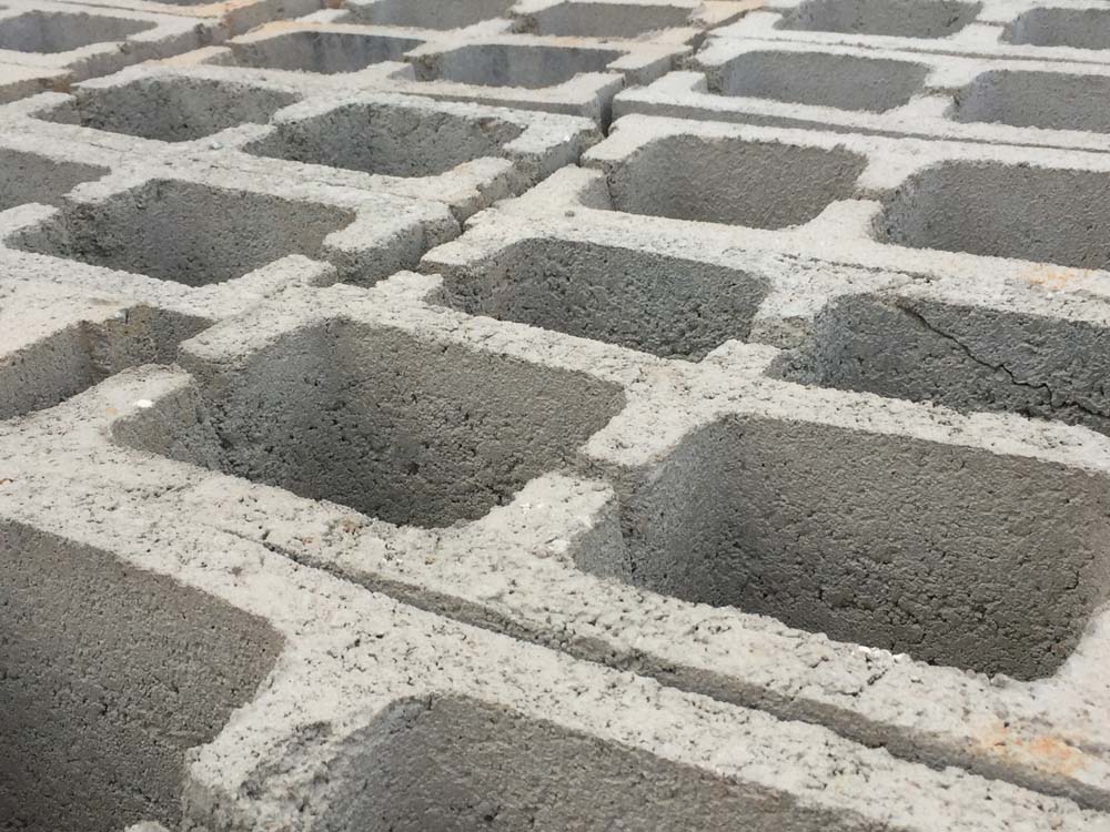 Concrete Blocks in Uganda, Akamwesi Ltd for Solid and Hollow Blocks Supply in Uganda. Construction & Building Materials Supply in Kampala Uganda, Ugabox