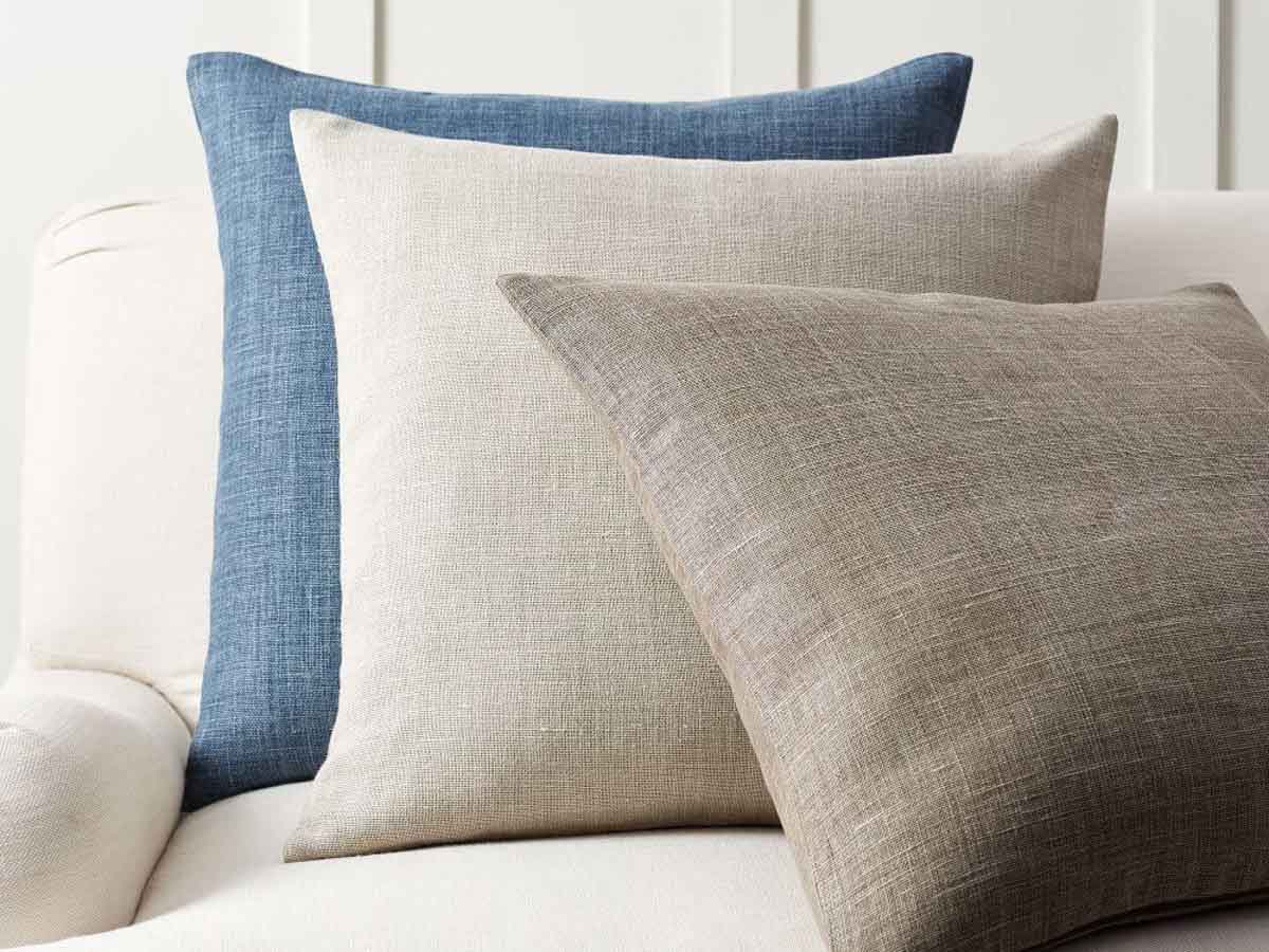 Cushions for Sale in Kampala Uganda. Cushions And Pillows Making in Uganda. Modern Cushions And Pillows Maker/Manufacturer in Uganda. Tailoring Services Uganda, Fashion Design And Tailored Clothing Shop in Uganda, Fashion Fest Uganda, Ugabox