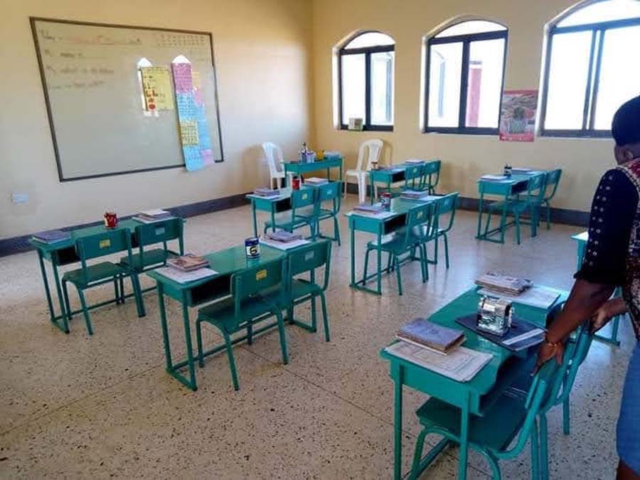 Classroom with Desks And Chairs in Kampala Uganda, School Furniture Supplier in Uganda for Nursery/Kindergarten, Primary, Secondary, Universities/Higher Institutions of Learning (Tertiary Institutions) Kampala Uganda, School Furniture in Wood Works And Metal Works, Desire School Furniture Uganda, Ugabox