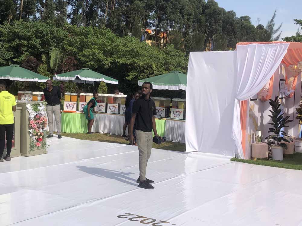 Akamwesi Gardens Uganda Services: Party Venue, Weddig Gardens, Introduction Gardens, Give Away Ceremony Gardens, Kids Birthday Parties Gardens. Akamwesi Gardens Can Accommodate More Than 1000 People In Event Attendance. Venue And Gardens For Hire in Kampala Uganda. Ugabox