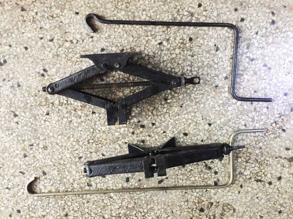 Scissor Lift Jacks (For Garage & Road Side Repairs) 20,000 Ugx, JM Auto Parts Uganda, Motor Spare Parts Shop in Kampala Uganda, Ugabox