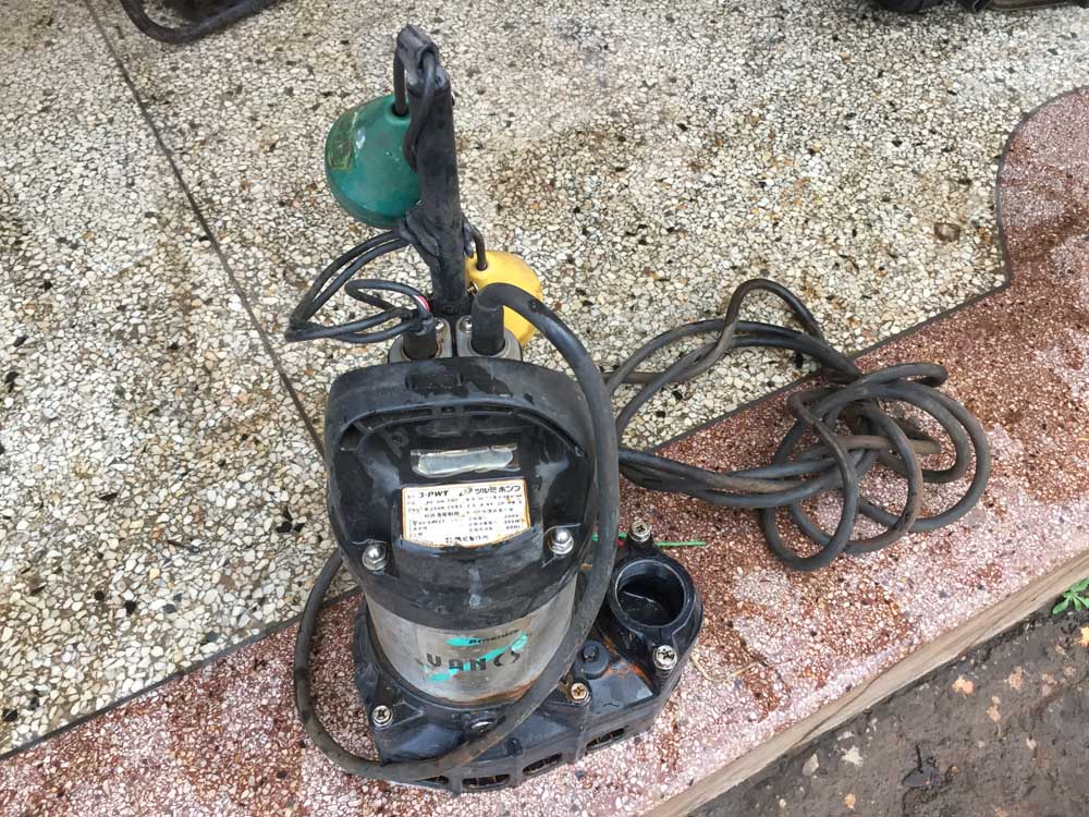 Used Vancs Submersible Pump, Sale Price: Ugx 500,000, JM Auto Parts Uganda, Motor Spare Parts Shop in Kampala Uganda, Ugabox