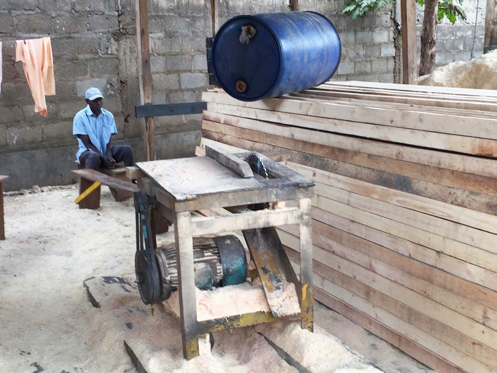 Besepo Uganda, Tree Growers, Uganda Timber Dealers, Timber Supply of Pine Timber, Mahogany Timber, Eucalyptus Timber, Hardwood, Softwood, Timbers  Ndeeba Kampala Uganda, Ugabox