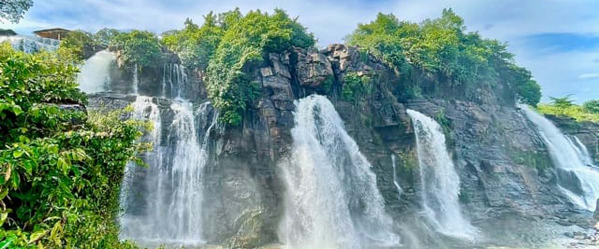 Central African Republic. Central African Republic Tourist Attractions. Central African Republic Holiday Destinations, Tours And Travel. Central African Republic Business And Investment. Information, Tourism, Trade, Brands And Companies. Ugabox.com