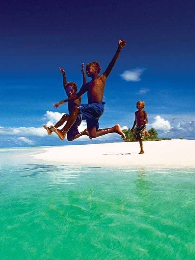 Top Attractions Papua New Guinea. Papua New Guinea Leading Tourist Attractions. Holiday Tours And Travel. Ugabox.com