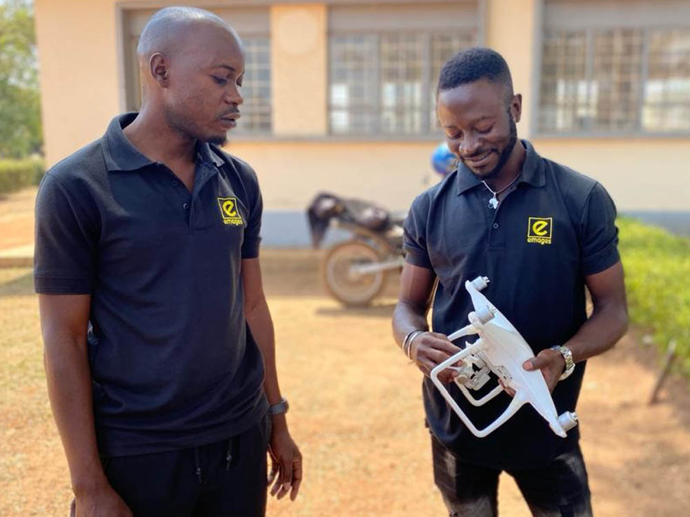 The Production Team For Video And Photography Services in Kampala Uganda. Camera Production Services: Event Production, Wedding Video Production, Bridal Photographer, Wedding Photographer, Bridal Studio in Kampala. Emages Photo Studio Uganda, Leading Bridal Photography Studio/Company in Uganda, Capture Quality Wedding Photographs And Wedding Memories/Events in Kampala Uganda, East Africa. ugabox.com