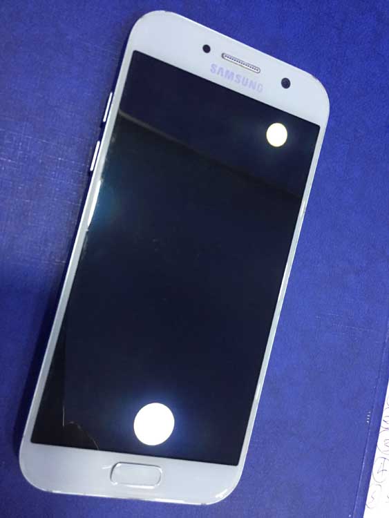Samsung Galaxy Duos A5 32GB for Sale in Kampala Uganda, Price Ugx 500,000, Used smart phones in good condition in Uganda, Ugabox 