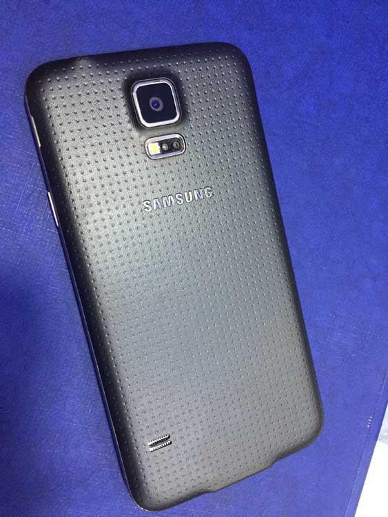 Samsung Galaxy S5 for Sale in Kampala Uganda, Price Ugx 370,000, Used smart phones in good condition in Uganda, Ugabox 